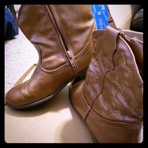 **SOLD**3/$25 Girls cowboy boots